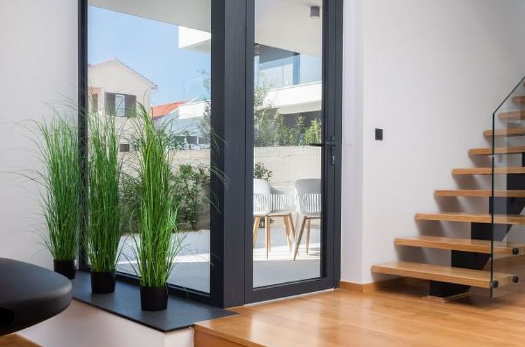 Vakantiehuis Villa Acacia with heated pool