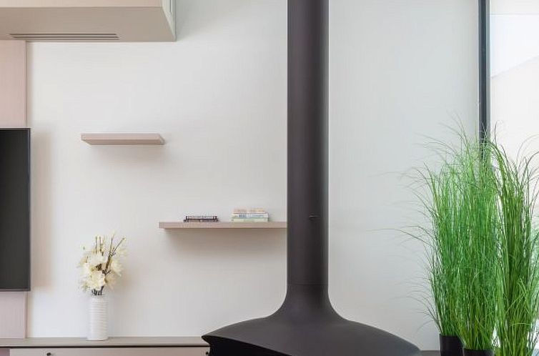 Vakantiehuis Villa Acacia with heated pool