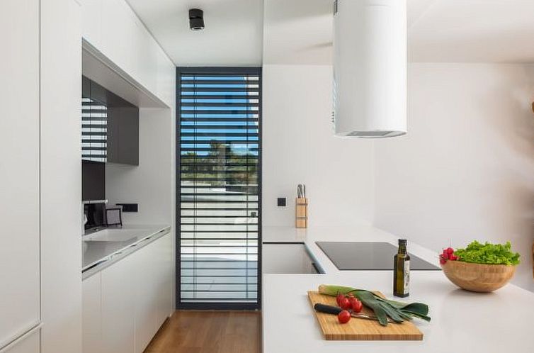 Vakantiehuis Villa Acacia with heated pool