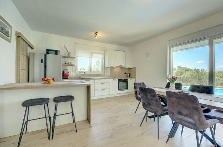 Vakantiehuis Holiday Home Bonato with pool