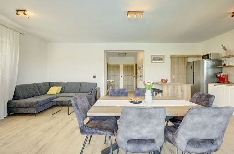 Vakantiehuis Holiday Home Bonato with pool