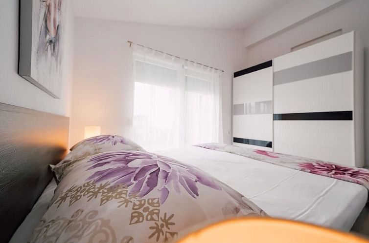 Appartement Wohnung in Ljubač mit Großem Garten