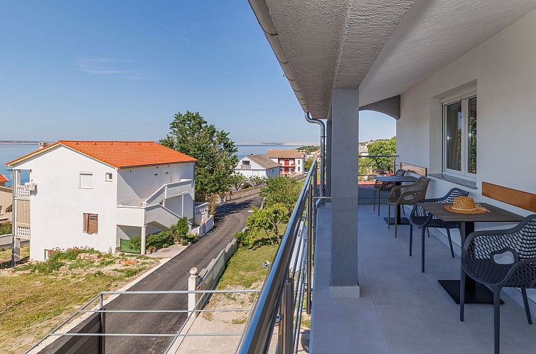 Appartement "Zara" mit Blick auf das Wasser