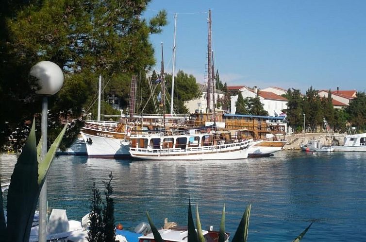 Appartement Studio mit Terrasse im ersten Stock des Hauses