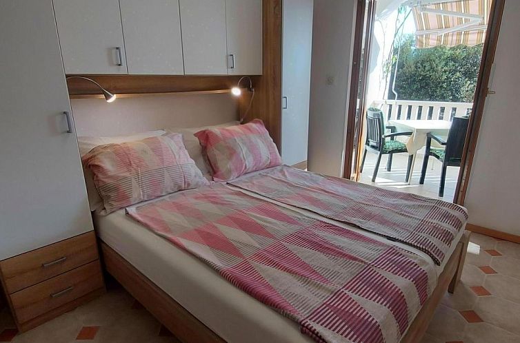 Appartement Studio mit Terrasse im ersten Stock des Hauses