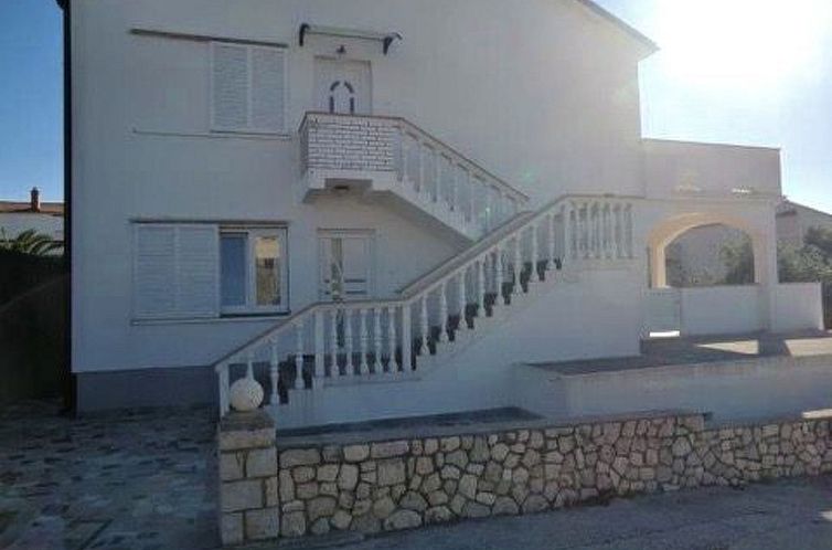 Appartement Große Wohnung in Mandre mit Grill und Terrasse