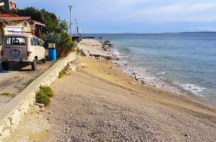 Appartement Große Wohnung in Mandre mit Grill und Terrasse