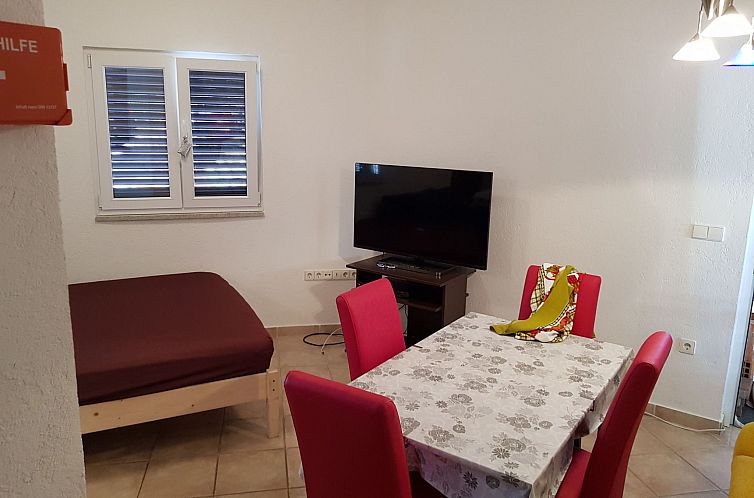 Appartement Große Wohnung in Mandre mit Grill und Terrasse