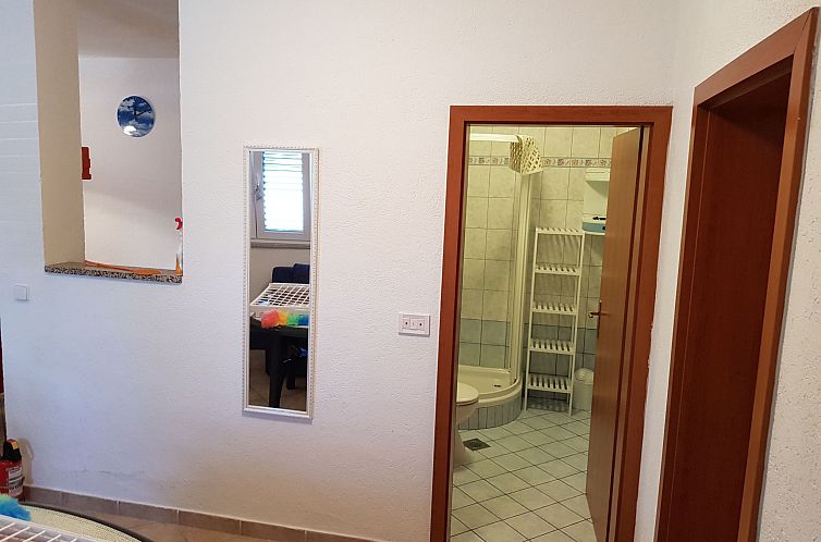Appartement Große Wohnung in Mandre mit Grill und Terrasse