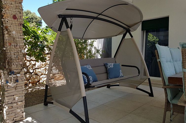 Appartement After All Wohnung mit Pool in Mandre, Pag