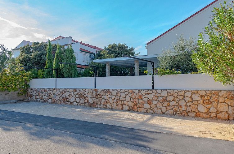 Appartement After All Wohnung mit Pool in Mandre, Pag