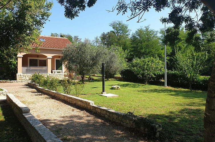 Unterkunft 1034505 - Ferienhaus Dalmatien - Vakantiehuis Am Fluss gelegenes Haus mit Galerieschlafplätz