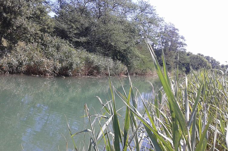 Vakantiehuis Am Fluss gelegenes Haus mit Galerieschlafplätz