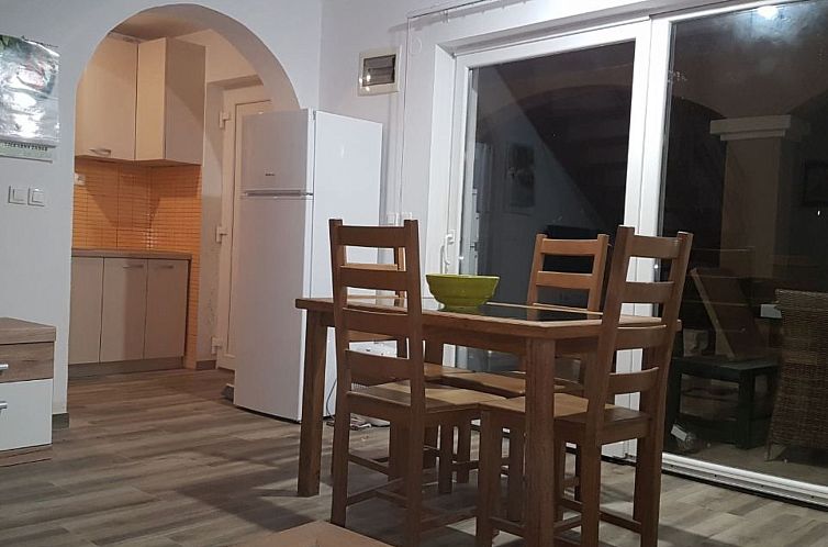 Vakantiehuis Am Fluss gelegenes Haus mit Galerieschlafplätz