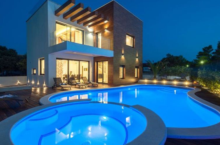 Vakantiehuis Beautiful villa Tamaria with heated pool