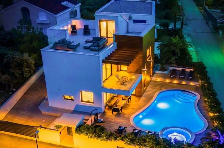 Vakantiehuis Beautiful villa Tamaria with heated pool