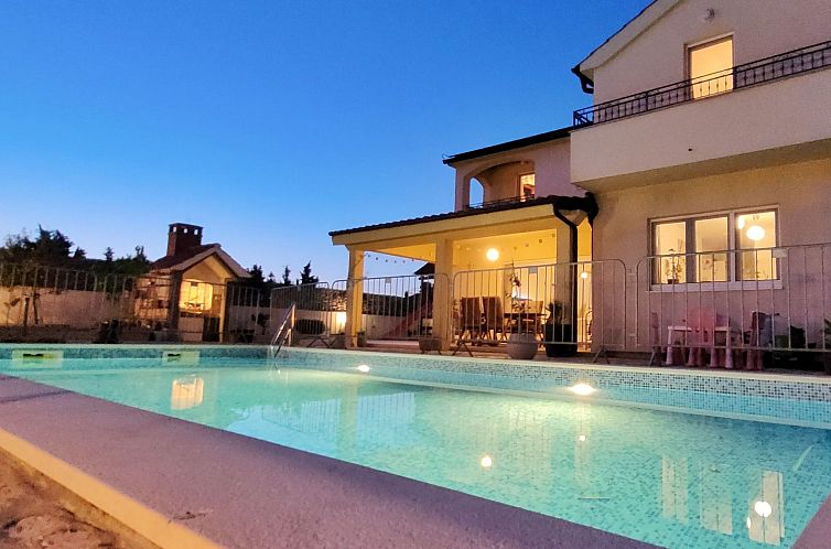 Unterkunft 1034520 - Ferienhaus Dalmatien - Vakantiehuis Villa Valentina Nin mit beheiztem Pool in Meere