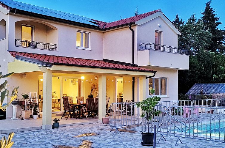 Vakantiehuis Villa Valentina Nin mit beheiztem Pool in Meere