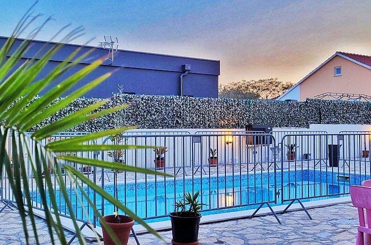 Vakantiehuis Villa Valentina Nin mit beheiztem Pool in Meere