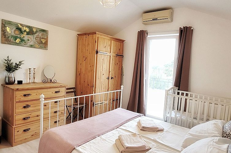 Vakantiehuis Villa Valentina Nin mit beheiztem Pool in Meere