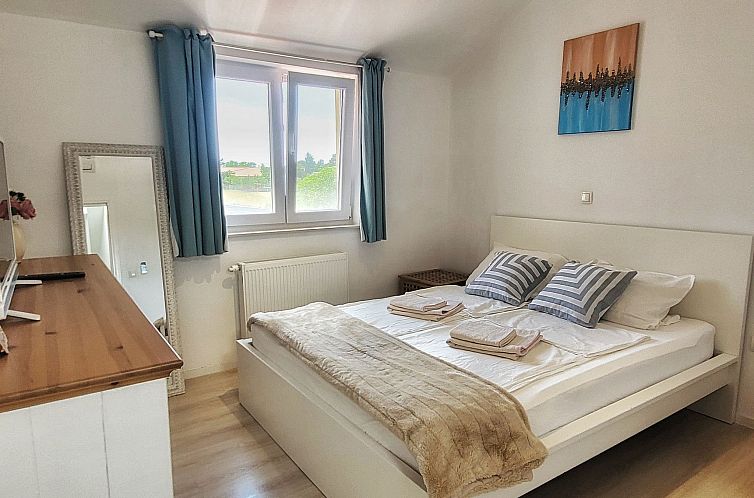 Vakantiehuis Villa Valentina Nin mit beheiztem Pool in Meere