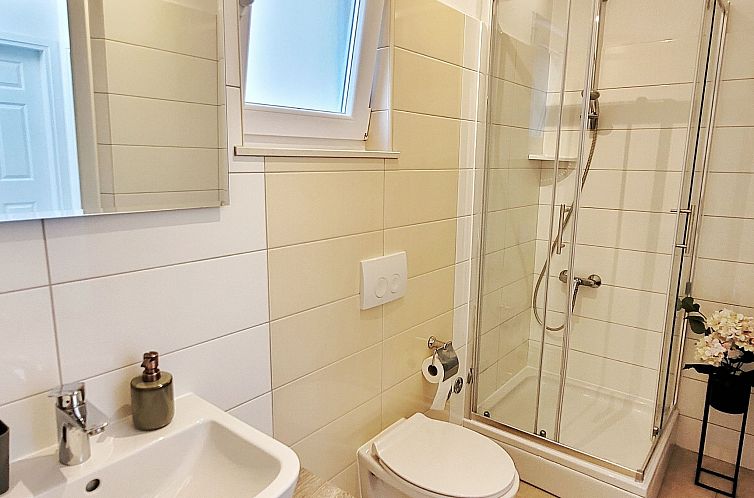 Vakantiehuis Villa Valentina Nin mit beheiztem Pool in Meere