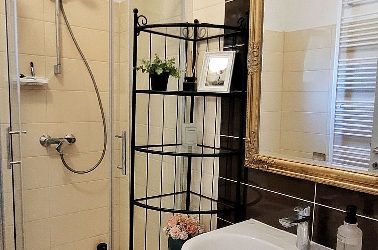 Vakantiehuis Villa Valentina Nin mit beheiztem Pool in Meere