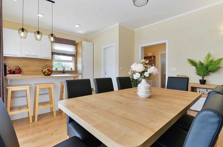 Vakantiehuis Villa First Hill with heated pool