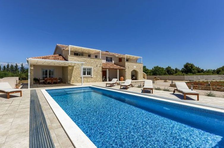 Vakantiehuis Villa Andamalu with heated pool
