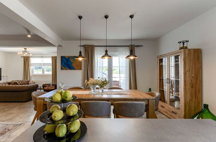 Vakantiehuis Villa Andamalu with heated pool