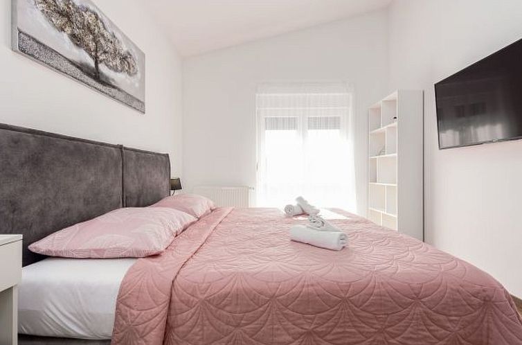 Vakantiehuis Villa Miranda with pool