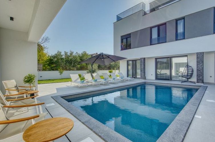 Vakantiehuis Villa Elena with two pools and spa