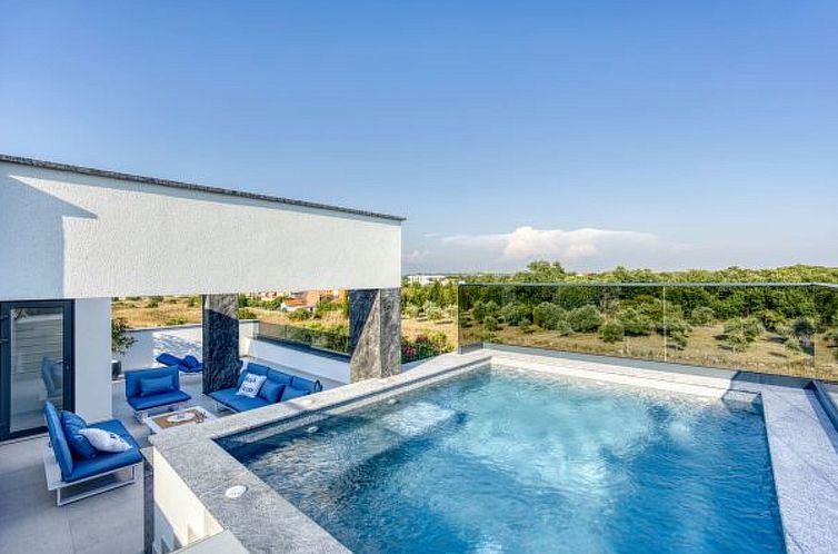 Vakantiehuis Villa Elena with two pools and spa