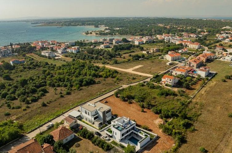 Vakantiehuis Villa Elena with two pools and spa