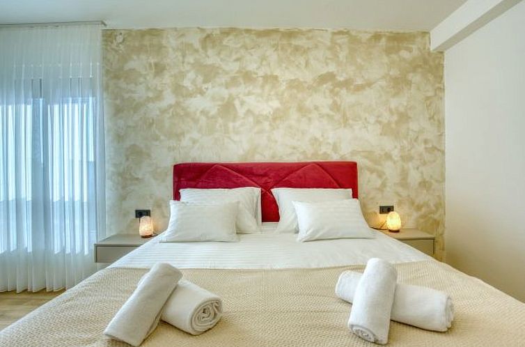 Vakantiehuis Villa Elena with two pools and spa