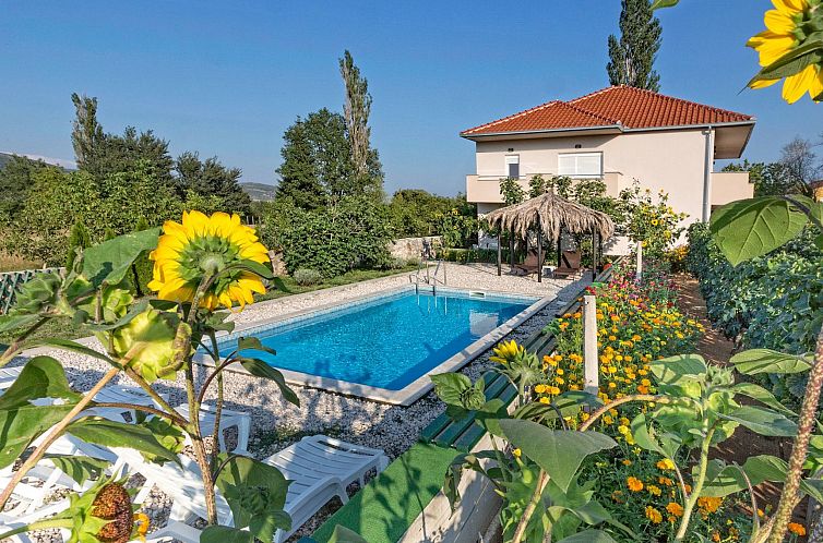 Vakantiehuis Villa "Sonnenblume" mit eigenem Garten und Gril
