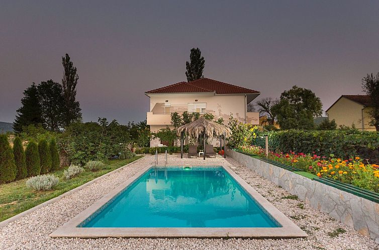 Vakantiehuis Villa "Sonnenblume" mit eigenem Garten und Gril