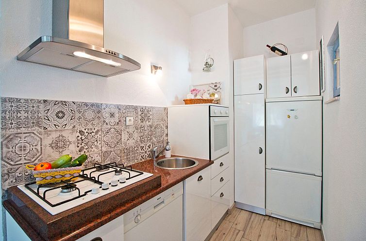 Vakantiehuis Romantisches Haus in Krušvar mit privatem Pool