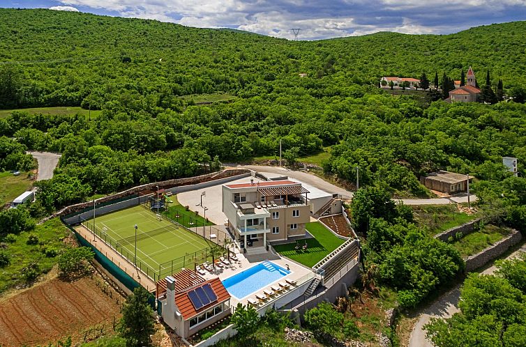 Vakantiehuis Großes Haus in Lokvičići mit privatem Pool