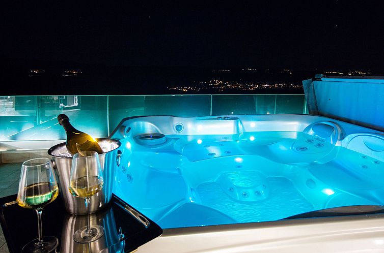 Vakantiehuis Großes Haus in Lokvičići mit privatem Pool