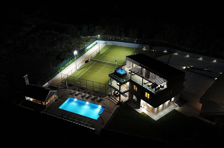 Vakantiehuis Großes Haus in Lokvičići mit privatem Pool