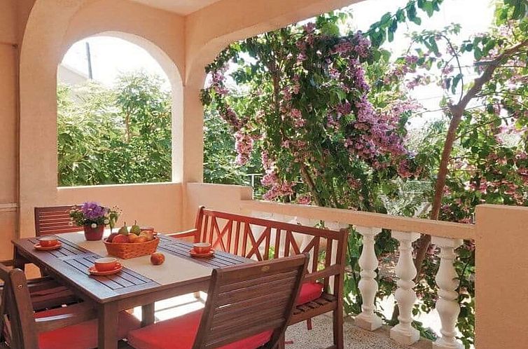 Guest house 10347103 - Apartment Dalmatia - Appartement Wohnung Nora mit Terrasse - Agentur TA Leut