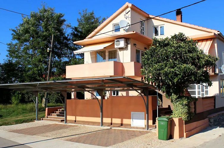 Appartement 4-Schlafzimmer-Wohnung mit privatem Pool