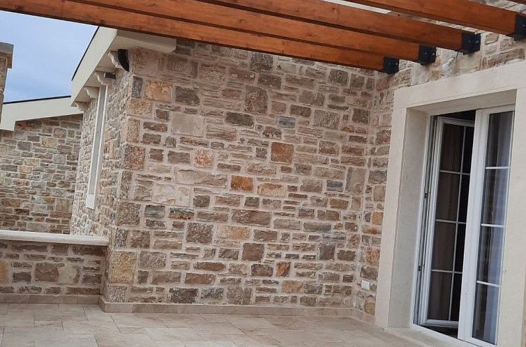 Vakantiehuis Gästezimmer "Rosa Zimmer" mit Balkon