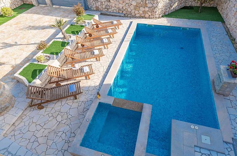 Vakantiehuis Villa mit beheiztem Pool, schöne Aussicht, Str