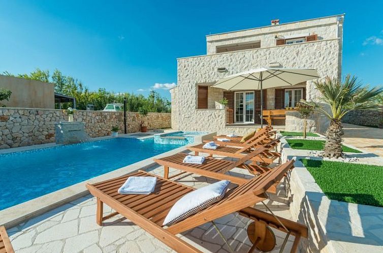 Vakantiehuis Villa mit beheiztem Pool, schöne Aussicht, Str