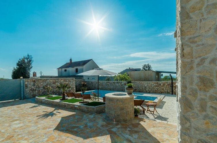 Vakantiehuis Villa mit beheiztem Pool, schöne Aussicht, Str
