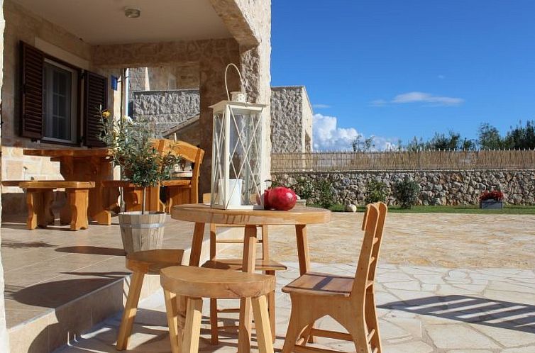 Vakantiehuis Steinvilla mit Pool, Meerblick, Nähe Sandstran