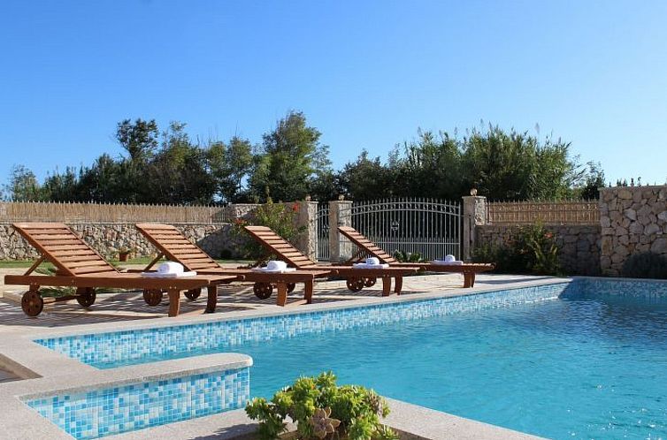 Vakantiehuis Steinvilla mit Pool, Meerblick, Nähe Sandstran