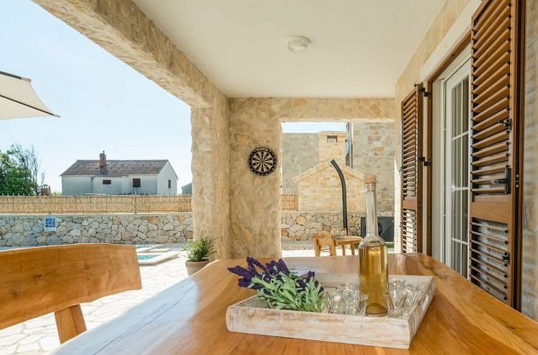 Vakantiehuis Steinvilla mit Pool, Meerblick, Nähe Sandstran
